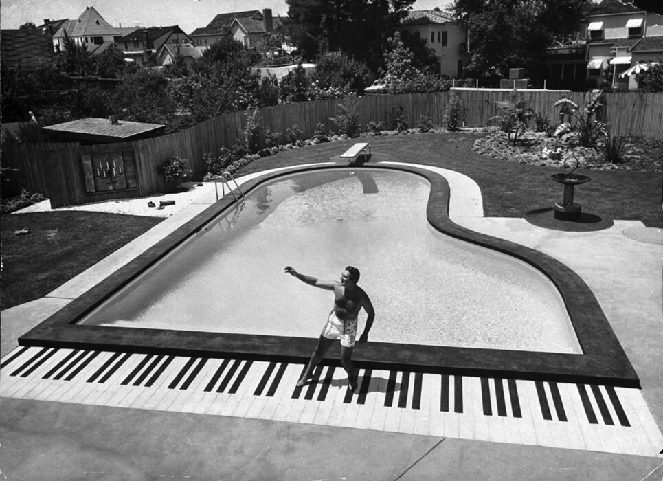 Piano-shaped pool at Liberace&#39;s house, Las Vegas